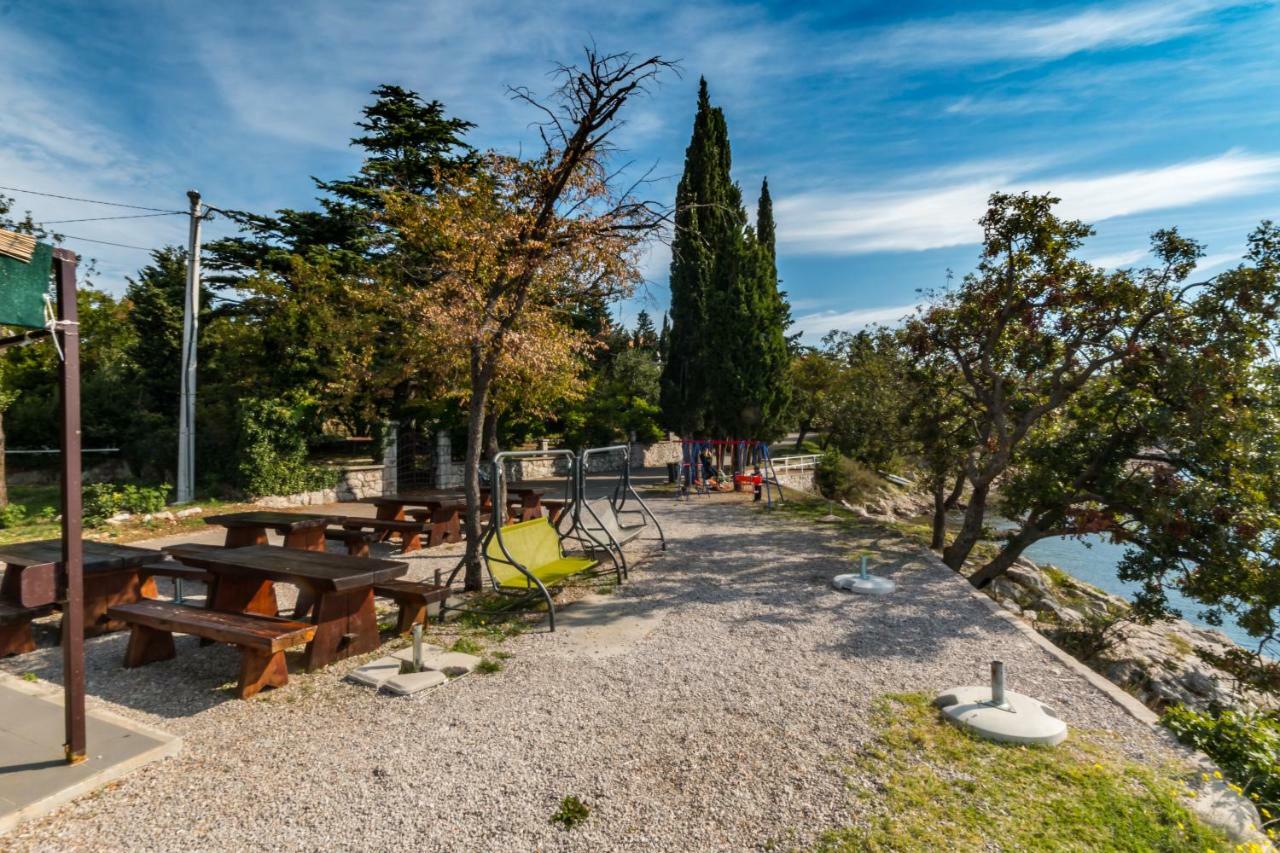 Apartmani "Ostro" Crikvenica Кралевица Екстериор снимка