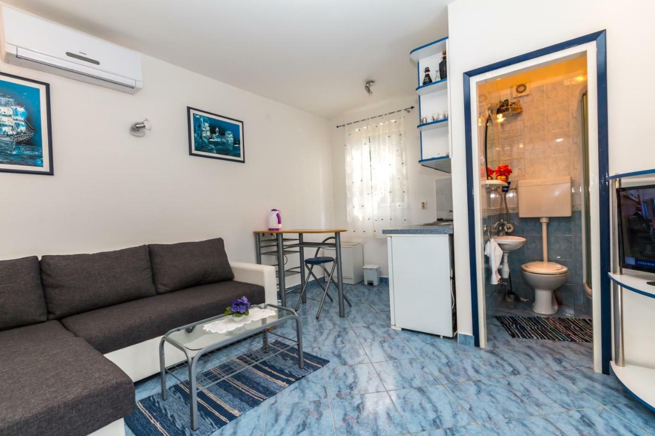 Apartmani "Ostro" Crikvenica Кралевица Екстериор снимка